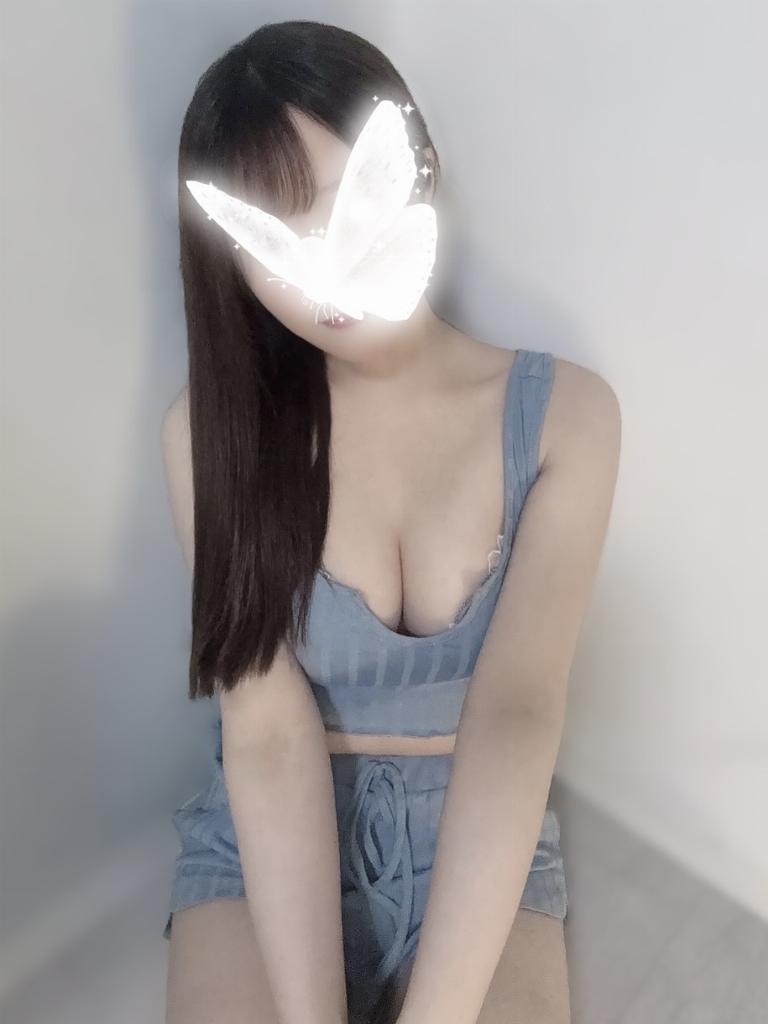 上原ひな
