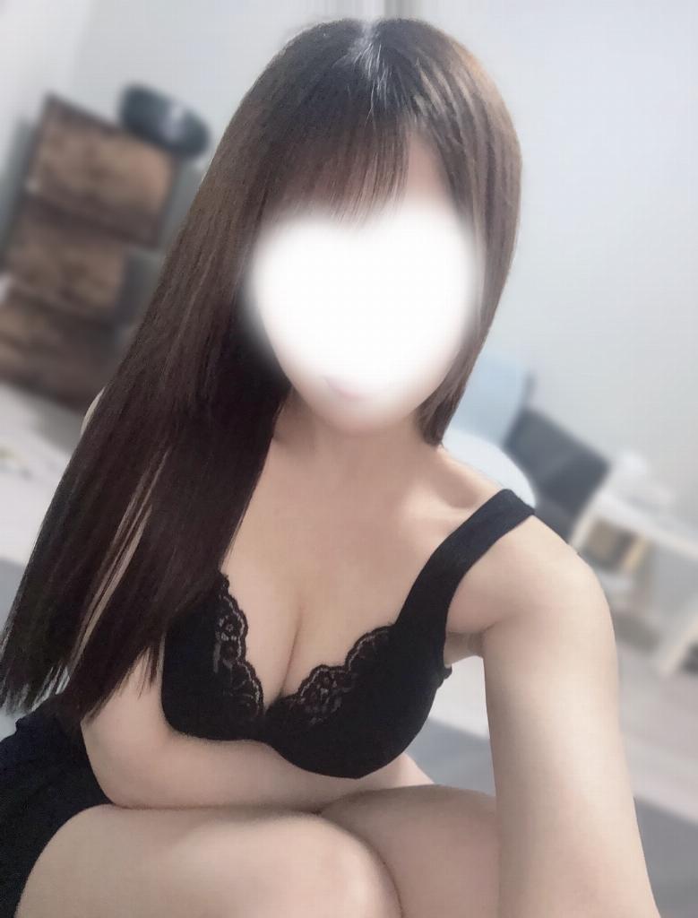 上原ひな