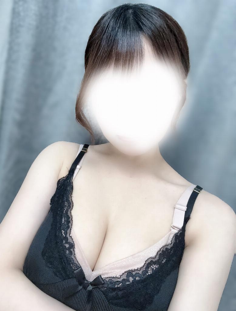 上原ひな